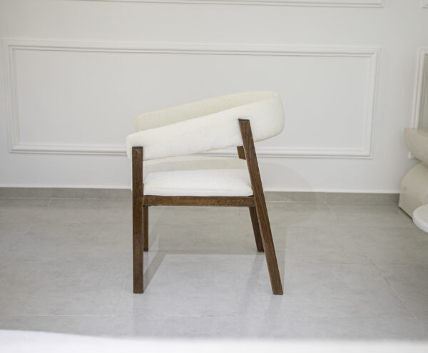 Chaise en bois avec tissu bouclette !