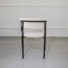 Chaise en fer forgé et tissu bouclette blanc