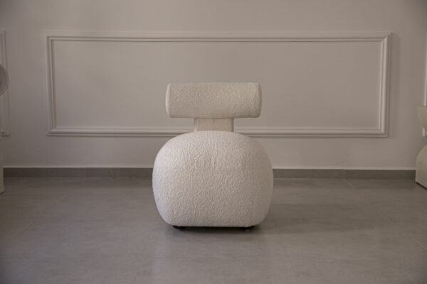 AE7A3292 Fauteuil TILILA en tissu bouclette blanc