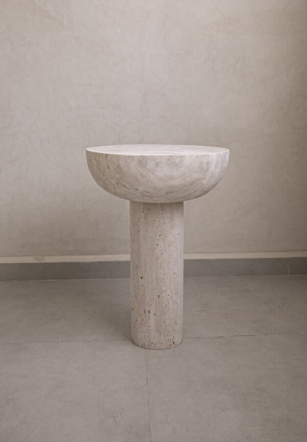 Table d’appoint en travertin
