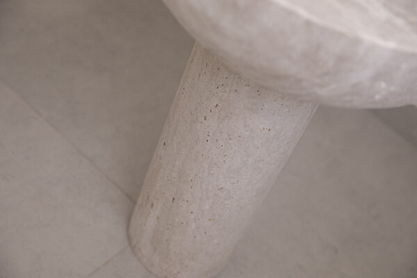 Table d’appoint en travertin