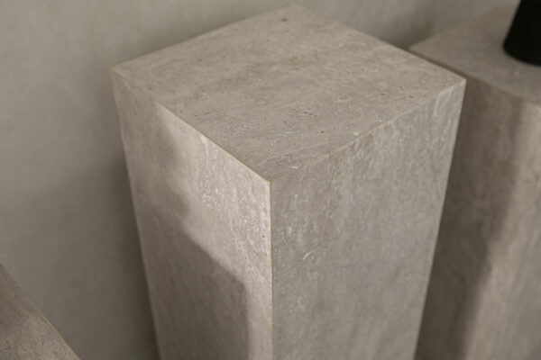Colonnes en travertin