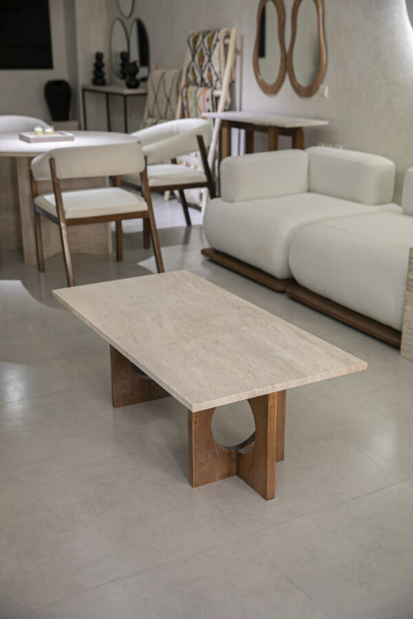AE7A3368 Table basse en travertin et pieds en bois
