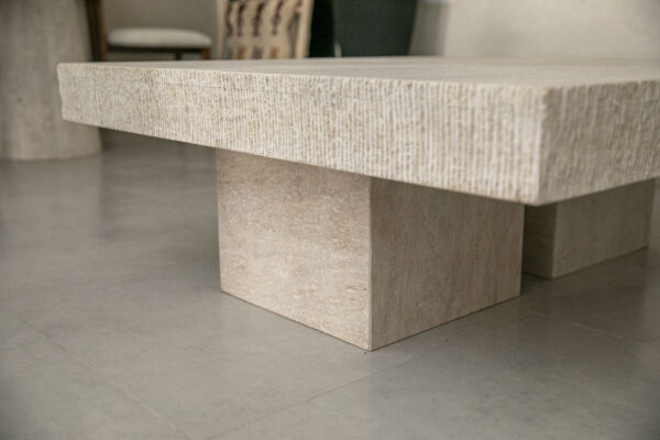 Table basse en travertin