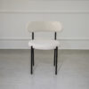 Chaise en fer forgé et tissu bouclette