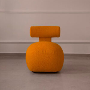 Fauteuil TILILA en tissu bouclette orange